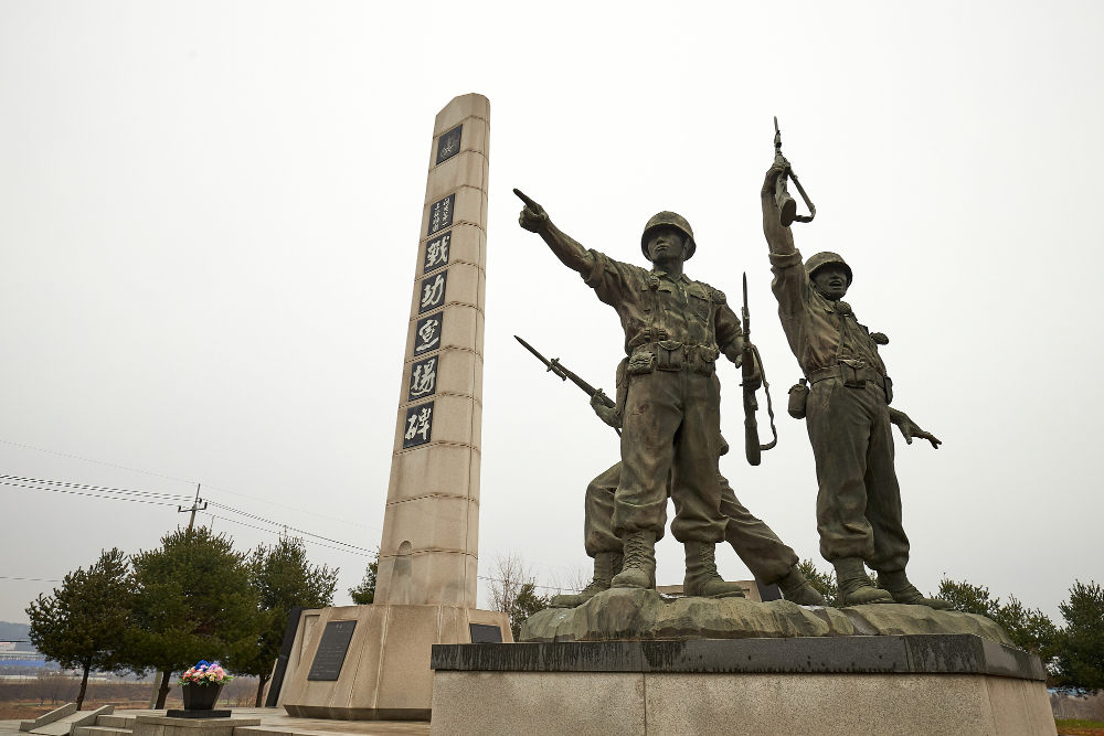 6월은 6·25 전쟁을 비롯해 제2연평해전 등에서 희생한 분들을 기리고 나라사랑을 실천하는  호국보훈의 달이다. 사진은 파주시 소재 해병 제1상륙사단 전공 선양비 모습.