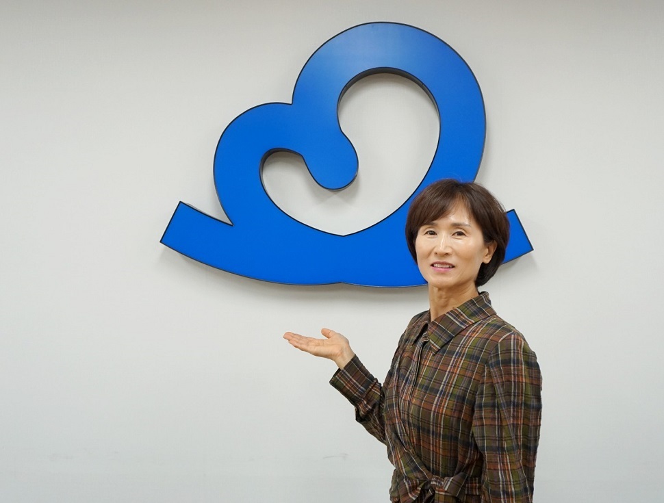 김영림 안산의료복지사회적협동조합 이사장이 안산의료복지사회적협동조합에 대해 소개하고 있다.