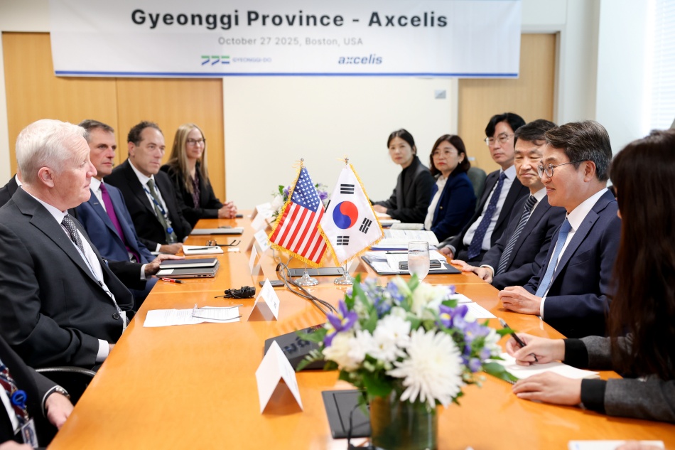 김동연 지사는 글로벌기업 인테그리스사와 화성, 평택 등에 있는 기존 몰리브덴 제조시설을 증축하는 투자협약(MOU)을 체결했다. ⓒ경기도청