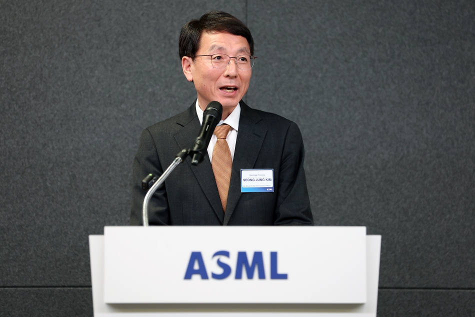 김성중 행정1부지사는 “ASML 화성 캠퍼스 준공은 경기도가 구축해 온 반도체산업 허브가 현실로 이어졌음을 보여준다. ASML의 투자가 공급망 안정과 인재 양성 측면에서 세계적인 모범사례가 될 것”이라고 말했다. @ 경기도청