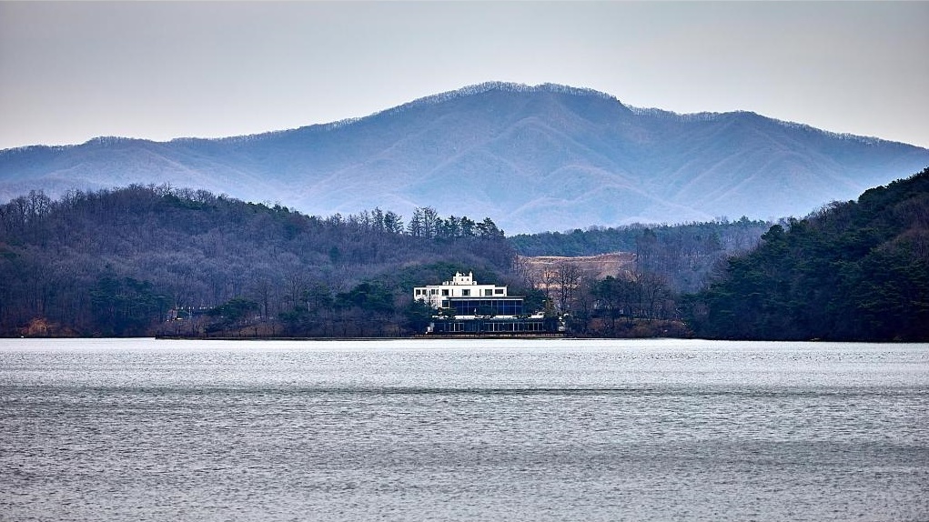 1960년에 준공된 약 94만 평 규모의 고삼호수는 몽환적이고 서정적인 신비로운 경관이 유명한 호수다.ⓒ경기뉴스광장 김지호