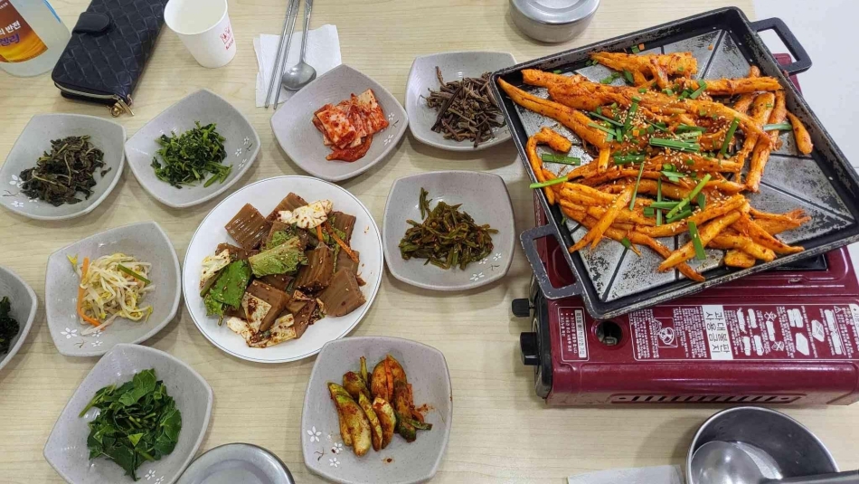 용문산 은행나무 식당은 천년의 은행나무와 수려한 경관을 배경으로 자리 잡은 한식당이다. @ 경기관광포털 출처