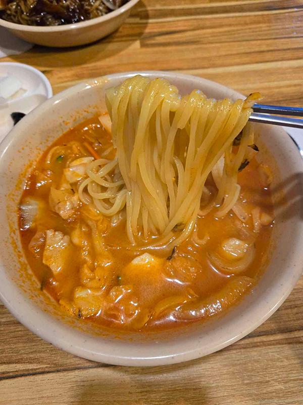 ‘탕탕탕’은 두 사람이 짜장면, 짬뽕과 탕수육까지 먹어도 2만 원이 안 나오는 진짜 ‘가성비 맛집’의 표본이다. ⓒ 경기관광공사