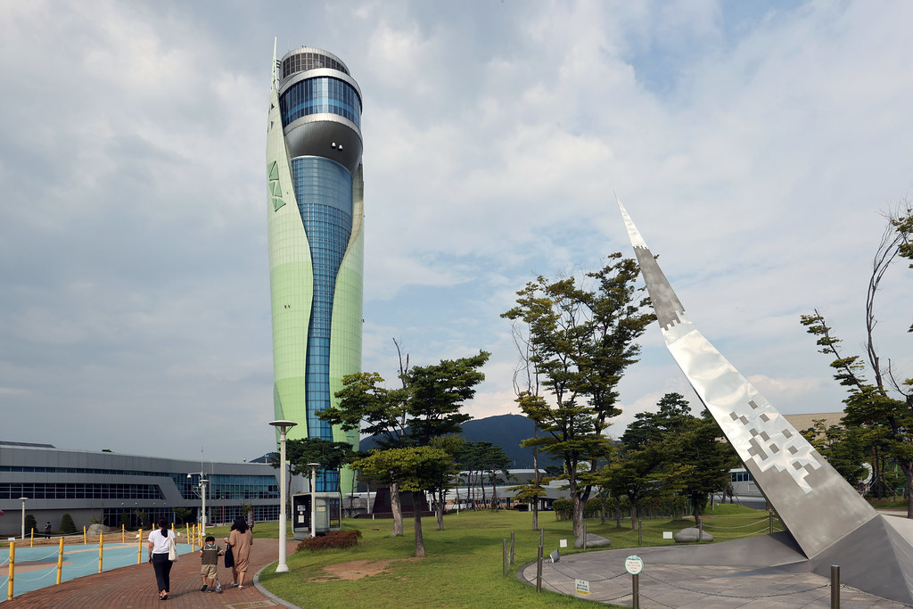 하남 유니온파크는 2015년 국내 최초로 지하에 폐기물 처리 시설과 하수처리시설을 함께 설치한 신개념 환경기초시설이다. ⓒ경기뉴스광장 허선량