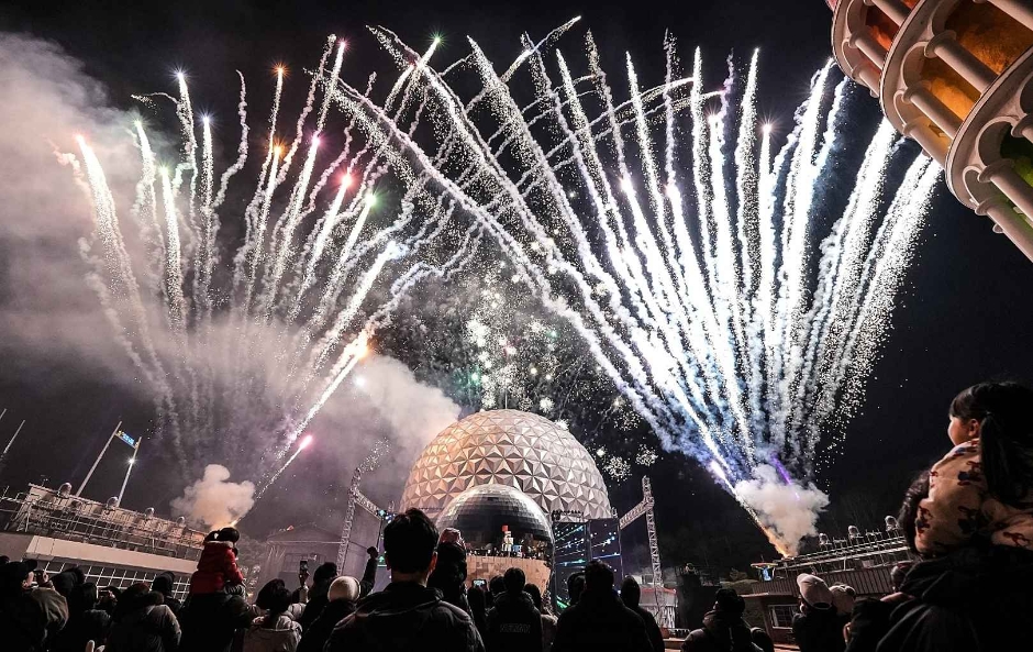 놀이기구를 비롯해 즐길거리로 가득찬 서울랜드에서는 지난 10월부터 &lsquo;메리 매이 크리스마스&rsquo; 행사를 진행하고 있다. 자료사진. @ 한국관광콘텐츠랩 출처