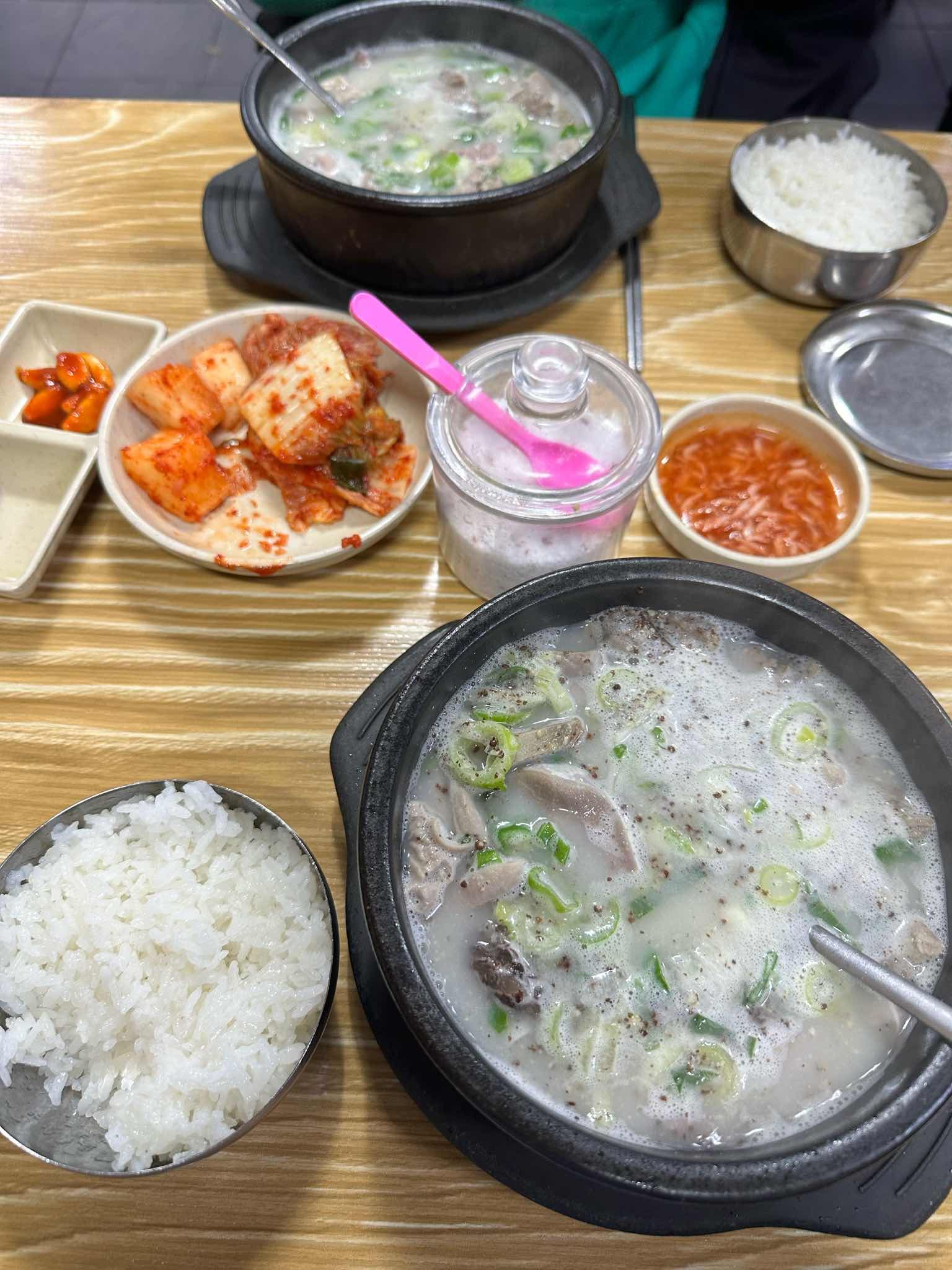 진미식당은 통복시장에서 순대국 맛집으로 손에 꼽는 맛집으로 40년이 된 노포 맛집입니다. @ 경기관광포털 출처