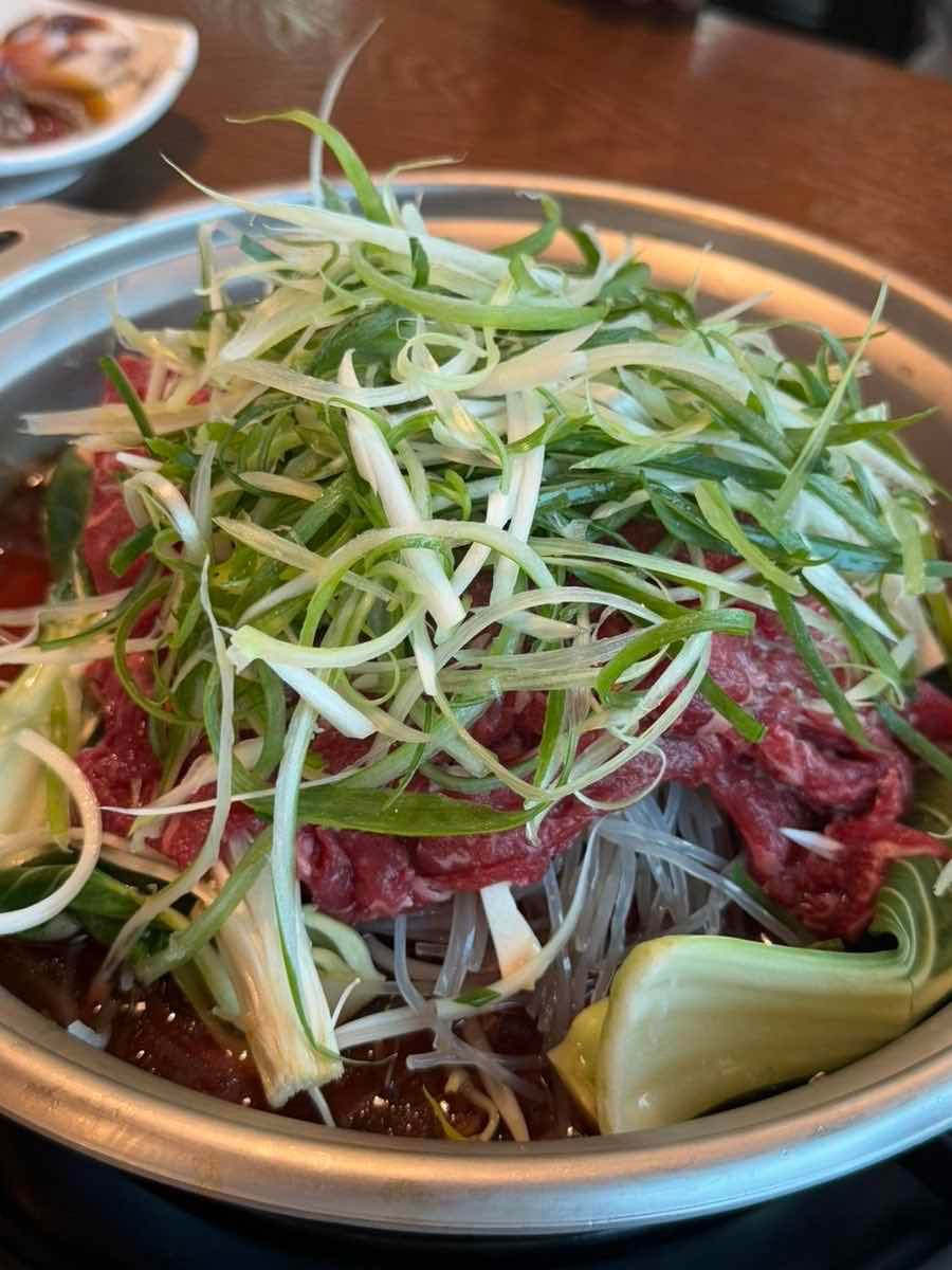 농군의집은 넓은 정원과 산책로가 마련돼 있는 음식점으로 맛과 멋을 모두 즐겨볼 수 있는 매력적인 장소다. @ 경기관광포털 출처