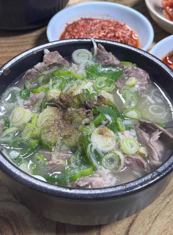 대흥식당은 오산 오색시장 내에 있는 돼지머리국밥집으로, 60년 전통을 자랑하는 오산 노포 맛집이다. @ 경기관광포털 출처