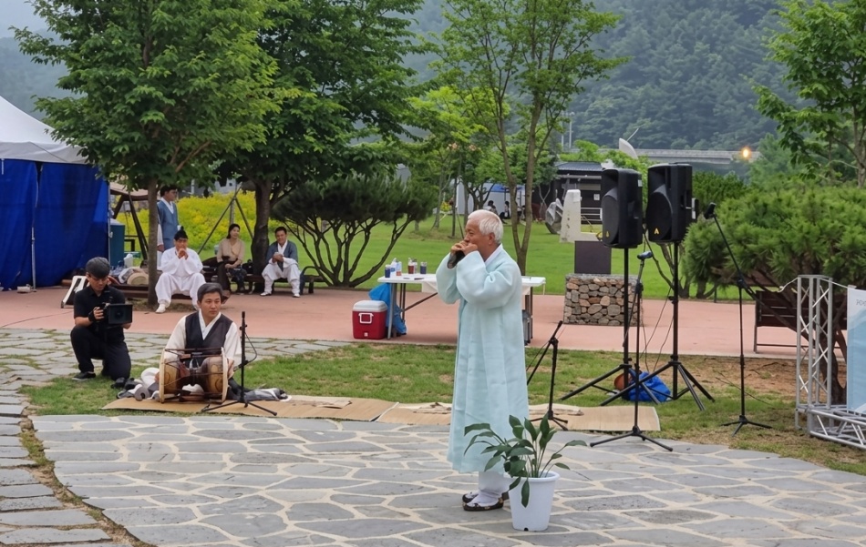 포천시는 4~10월 풀피리와 포천메나리 공연을 운영한다. ⓒ포천시 
