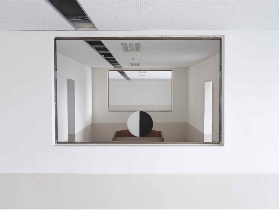 전솔지, 공간의 규칙, 종이에 피그먼트 프린트, 45&times;60, 2025 ⓒ 경기문화재단