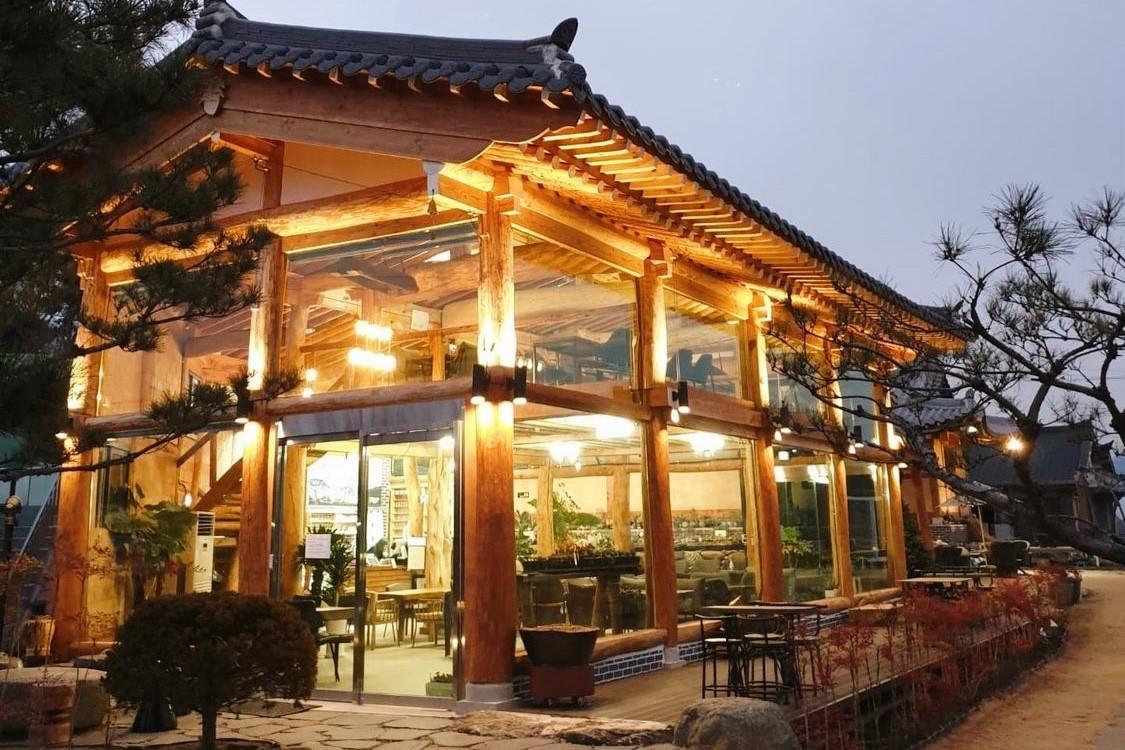 가소담은 가소마을 내에 있는 한옥 카페로 사람들이 가히 쉴 만한 장소서 정답게 담소를 나누길 바라는 마음으로 지어진 곳이다. ⓒ 양평군청 관광포털 출처