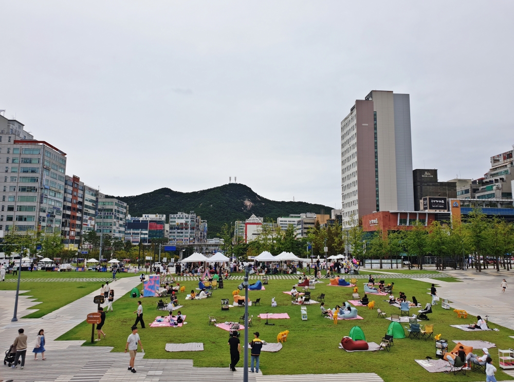경기도청 북부청사 앞 경기평화광장 ⓒ 유애형 기자