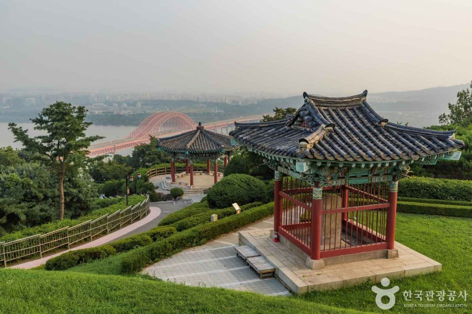 행주산성은 임진왜란을 겪으면서 전략적인 요새로 활약한 곳으로 행주대첩이 벌어진 곳으로도 유명한 곳이다. ⓒ 한국관광콘텐츠랩 출처