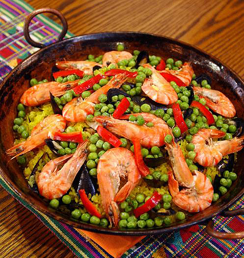 사프론이라는 향신료가 특징인 빠에야는 스페인에서 전래된 중남미 대표 전통음식이다.