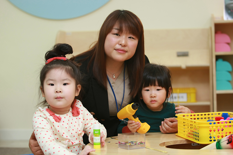 아이사랑 육아사랑방에서 근무하는 보육교사 손미진 씨.