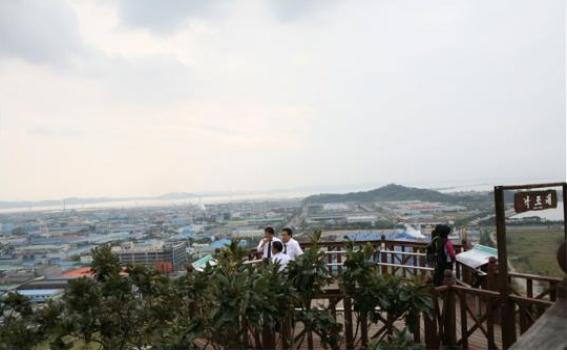 산 정상 낙조대에서 바라본 시흥시.