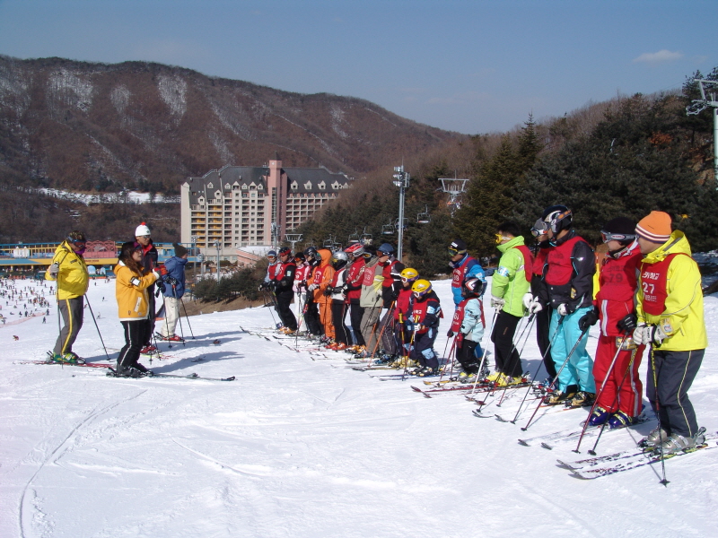 올 겨울에는 지난해보다 5배 급증한 약 2천여 명의 대만 관광객이 경기도 스키장을 찾을 전망이다.