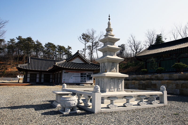 수도사는 경기도 지정 슬로우푸드 체험 사찰이며, 삼국유사에 전해지는 원효대사가 해골에 담긴 물을 마시고 득도한 곳으로 유명하다.