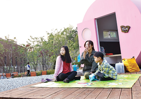 4월 25일 101동 수선화에 입소한 서주연씨는 “아이들과 함께 독서하고, 밤하늘의 별을 보면서 도란도란 얘기하며 즐거운 추억을 남겨주고 싶다”고 말했다.