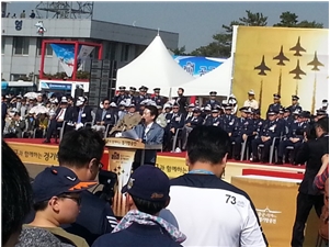 개막축하 연설을 전하고 있는 남경필 경기도지사.