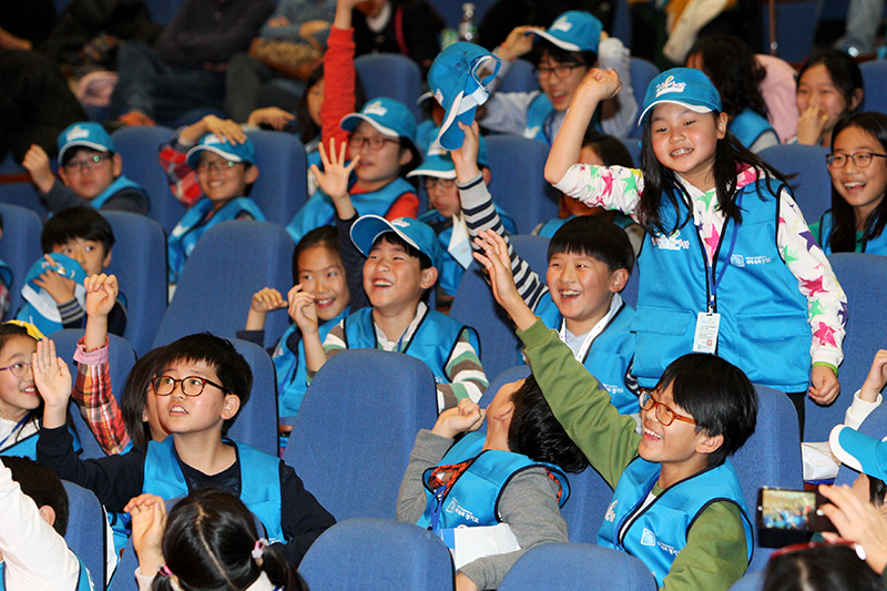 3기 꿈나무기자단은 경기도내 초등학교 3∼5학년으로 글쓰기 및 관찰력이 우수하며 의욕적으로 기자단 활동을 할 수 있는 학생들로 선발된 302명이다.