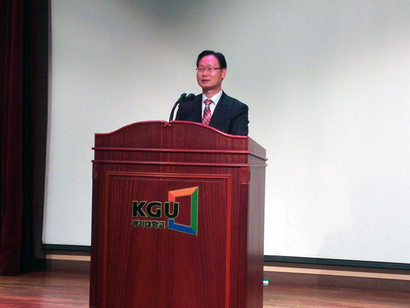 김주호 수원시 복지여성국장은 교육생들에게 희망의 메시지를 전달했다.