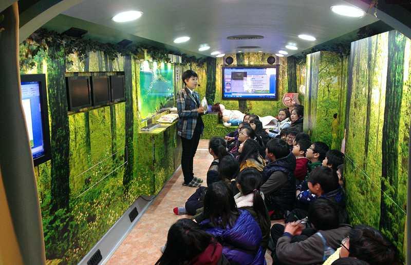 경기북부청소년문화센터는 이동형 성교육버스를 활용한 찾아가는 성교육 프로그램 ‘큰키나무’의 2015년도 참가 신청을 12월 1일부터 31일까지 받는다.