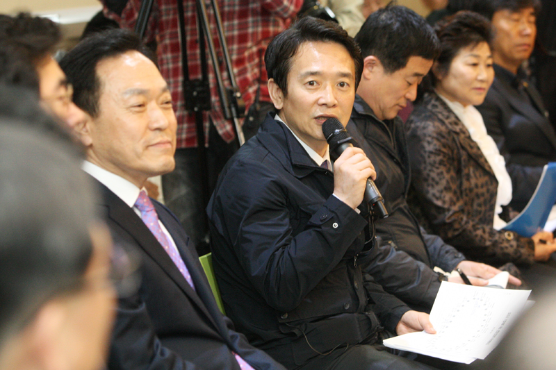 남 지사, 평촌스마트스퀘어 입주기업인 애로 수렴 : : 경기도뉴스포털 남 지사, 평촌스마트스퀘어 입주기업인 애로 수렴