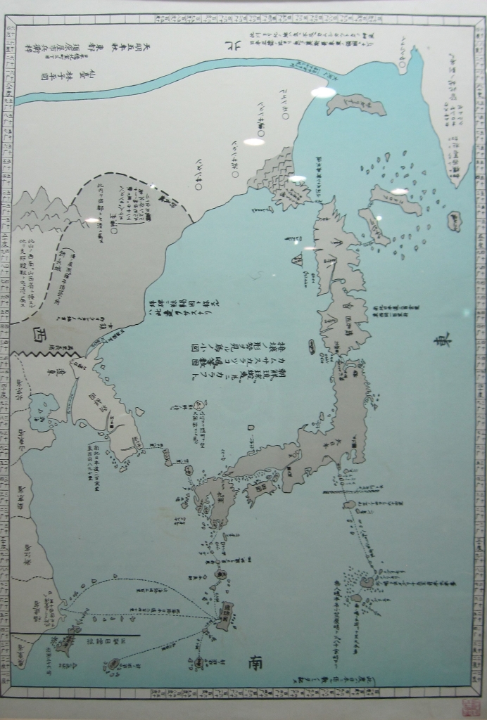 삼국접양지도(1785)는 일본의 지도 제작자인 히야시가 그린 것으로, 색으로 삼국의 영토가 구분되어 있다.