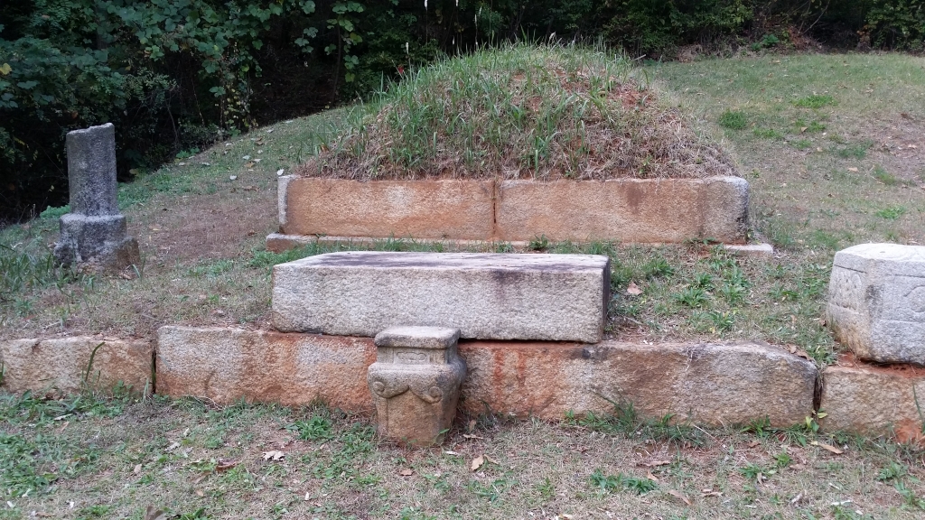 무의공 이순신 장군의 묘소 전경