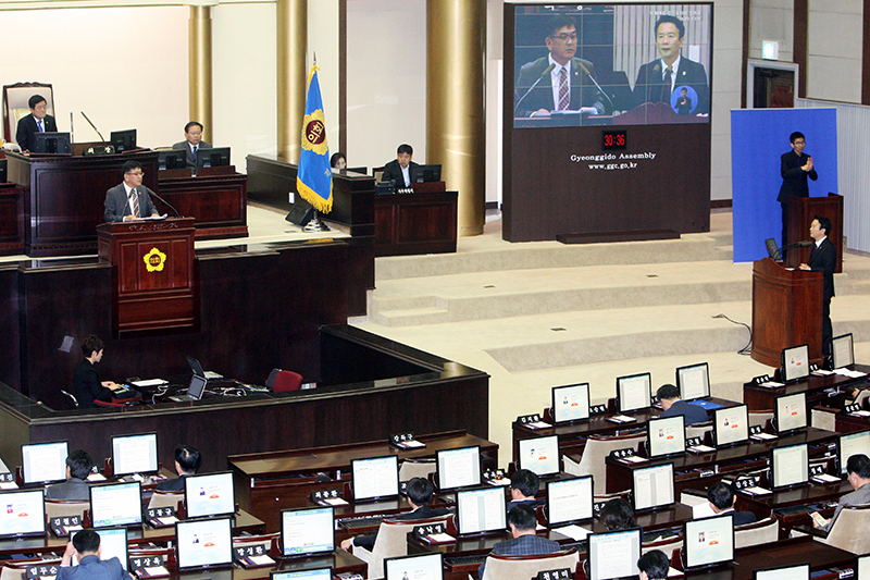 남경필 경기도지사는 5일 “내년 초까지 주거복지 강화를 위해 정책을 선언, 추진하겠다”고 피력했다.