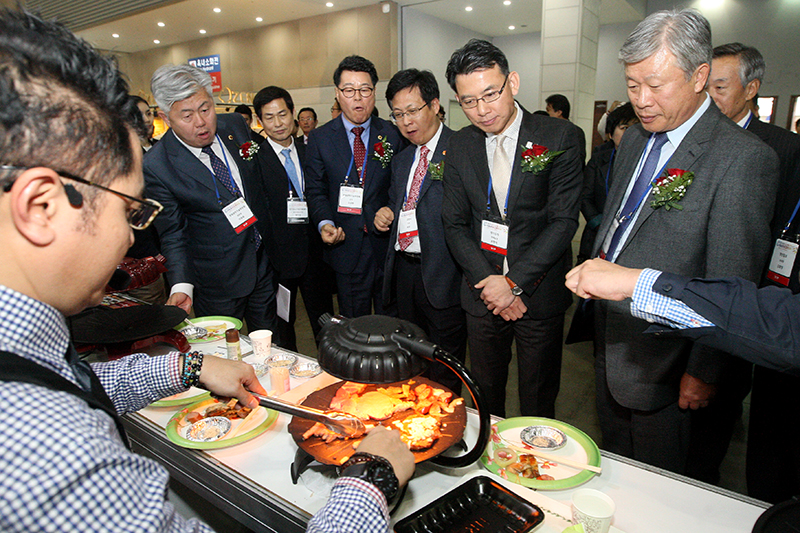 ‘2015 G-FAIR KOREA(대한민국 우수상품 전시회)’가 경기도 고양시 킨텍스 제1전시장에서 5일 개막식을 가졌다. 