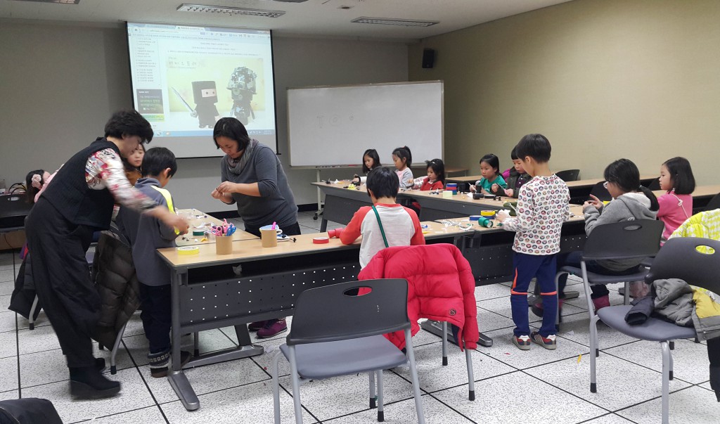 수호신 자객 만들기 수업 모습