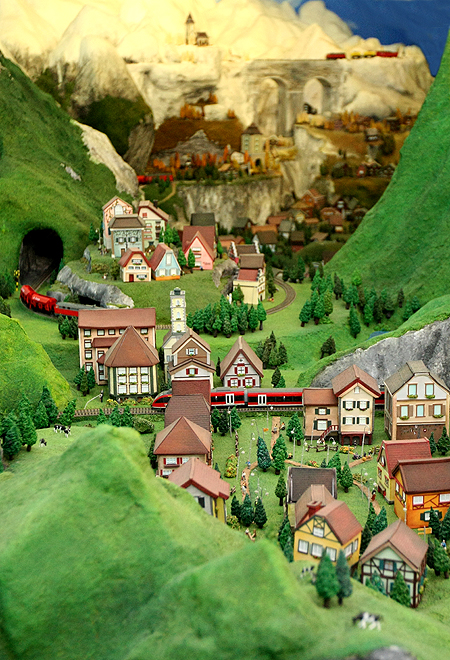 가평 에델바이스 스위스 테마관에 스위스 풍경을 담은 디오라마 모형.