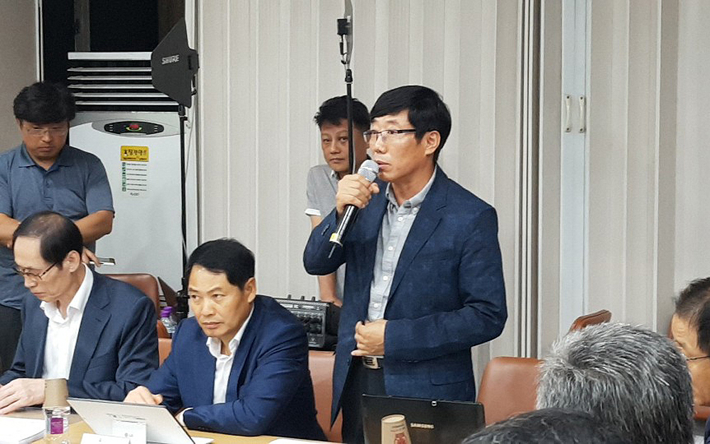 박창화 과천부시장이 발표를 하고 있다.