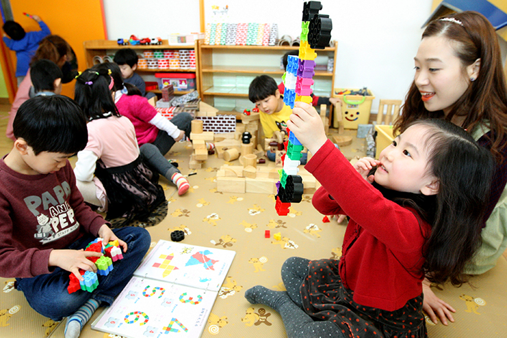 경기북부 농촌 어린이집 885곳, 올해 보육교사 확보 걱정 던다 : : 경기도뉴스포털 경기북부 농촌 어린이집 885곳, 올해 보육교사 확보 걱정 던다