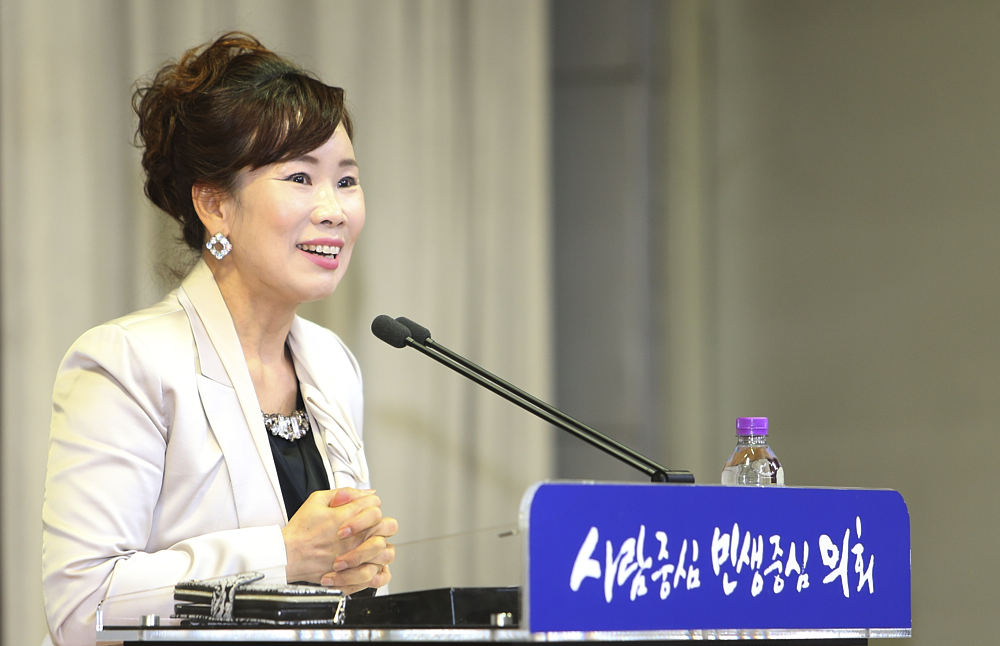 한희주 한국사회적가치실천협의회 공동대표가 출범사를 하고 있다.