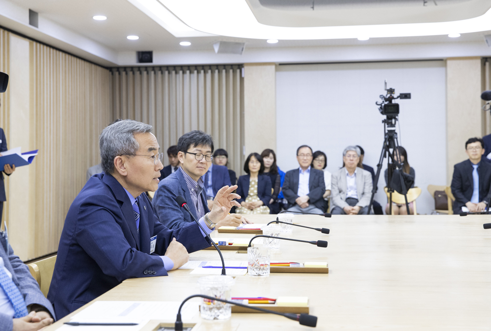 김우승 한양대 총장은 “사랑의 실천이라는 대학의 모토대로 적극적인 실천을 통해 긍정적인 영향을 끼치는 사업이 되도록 할 것”이라고 말했다.