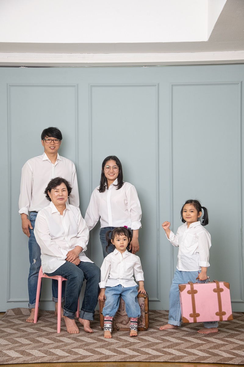 [꿈꾸는 가족사진관] 경계 없는 사랑, 우리 가족 안에서 활짝 피어났어요 : 나의 경기도 : 경기도뉴스포털 [꿈꾸는 가족사진관] 경계 없는 사랑... 
