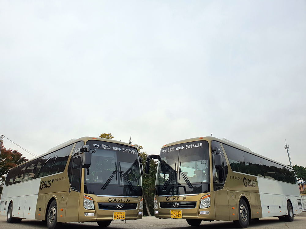 경기도는 28일 일반 광역버스보다 넓고, 빠르고, 편리한 더 높은 수준의 서비스를 제공하는 ‘경기 프리미엄버스’가 올해 11월 수원·용인·화성에서 운행을 개시한다고 밝혔다.