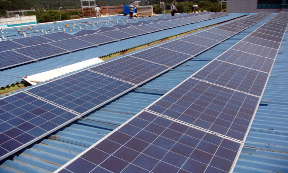 경기도가 200kW이하 태양광 전력 생산자(협동조합) 및 고효율에너지기자재 설치 사업자를 대상으로 에너지 분야 융자지원 사업을 실시한다. 자료사진.