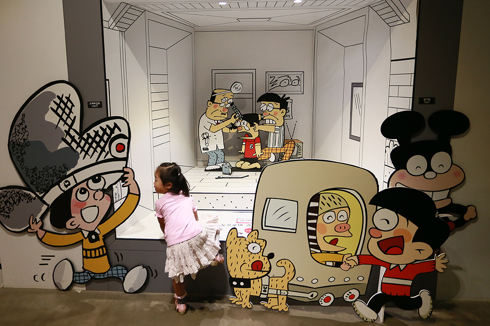 한국만화박물관에서는 100년이 넘은 우리나라 만화계의 역사와 옛 작품들이 전시되어있는 상설전시관 등 우리나라 대표 만화들을 만나볼 수 있다. 