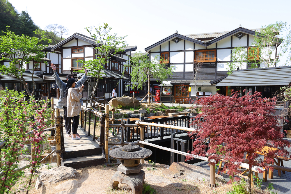 니지모리 스튜디오는 단순한 건축물의 형태적 테마파크가 아닌 스토리가 있는 콘텐츠 문화 단지를 조성했다는 점이 특징이다.