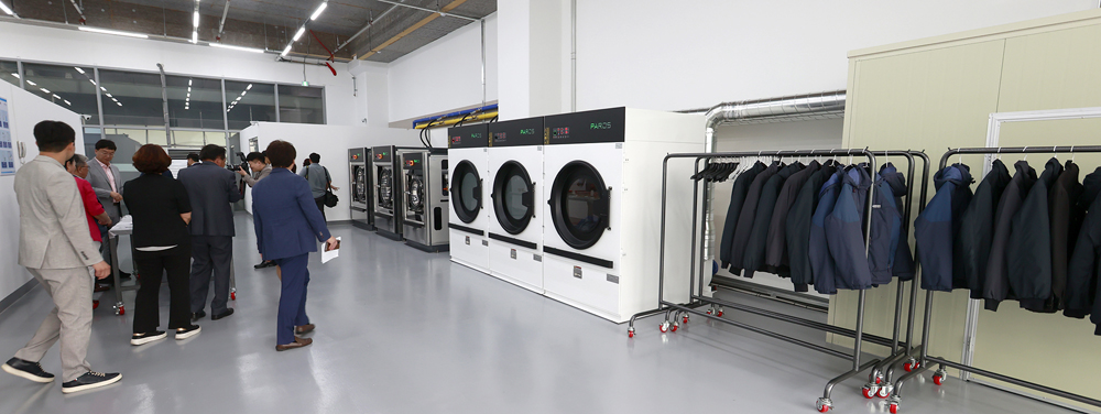 블루밍 세탁소는 영세·중소사업장 노동자의 건강권을 보호하고 노동복지를 증진하기 위해 추진된 수도권 최초의 노동자 작업복 세탁소다.