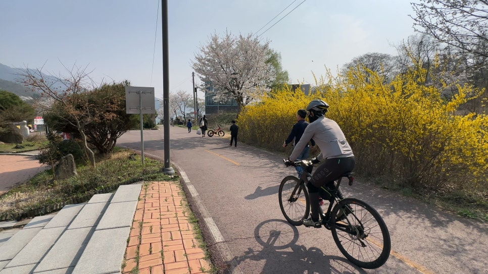 자전거 타는 사람들 북한강 