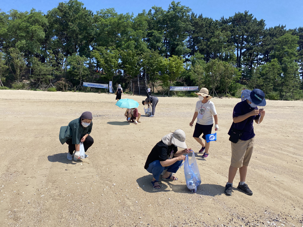 경기도에서는 안산 대부도 등에서 깨끗한 경기바다를 만들기 위해 비치코밍의 참여할 참가자들을 모집한 바 있다. 자료사진.