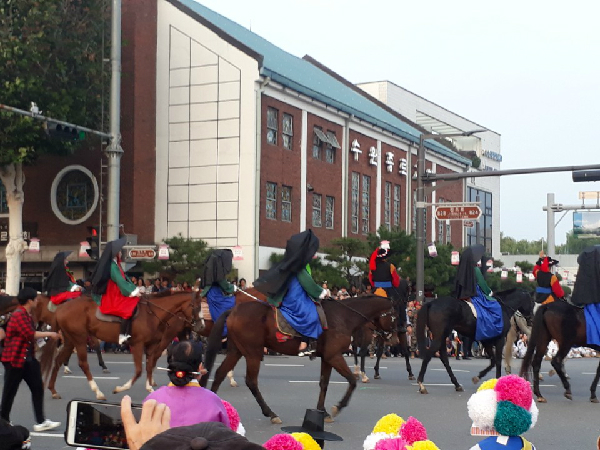 조선 시대로의 시간 여행, 정조대왕능행차 공동재현 이미지