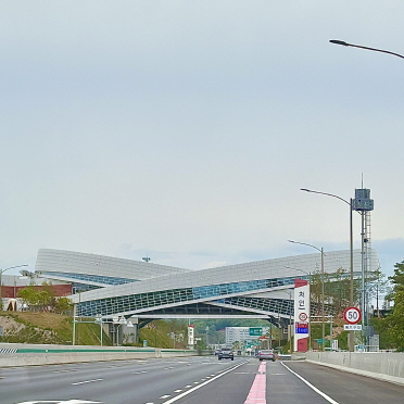 양방향으로 이동 가능한 용인시 처인휴게소 이색 명소로 추천