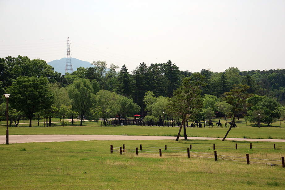 회암사지 잔디밭
