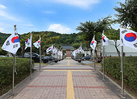 6월 6일 오전 10시, 제71회 현충일 묵념 사이렌 울려